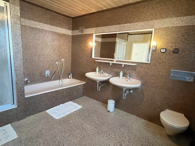 Badezimmer EG